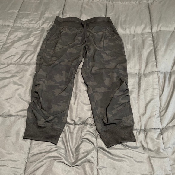 Kyodan Crop Joggers - Picture 1 of 5